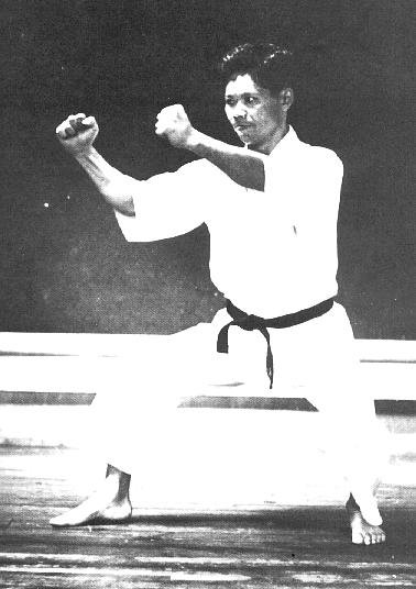 L’attribut alt de cette image est vide, son nom de fichier est GigoFunakoshi.jpg.